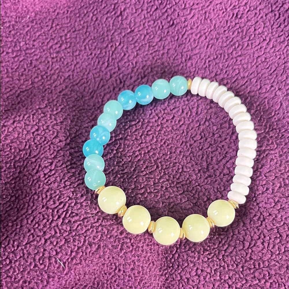 Beaded Stretch Bracelet in Aqua, Pale Yellow & White